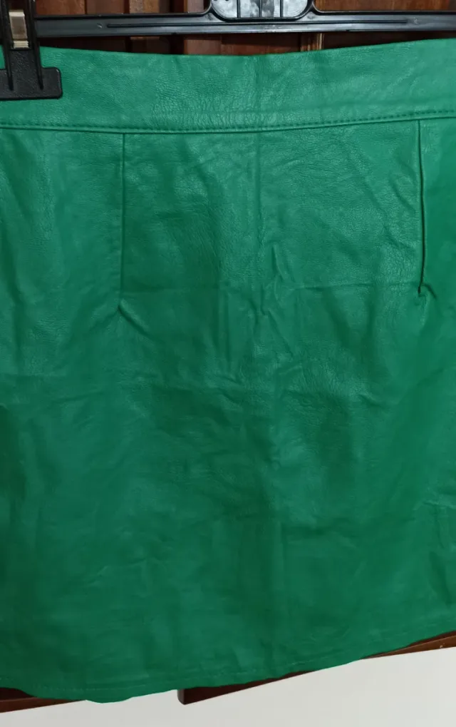 Gonna similpelle verde con zip