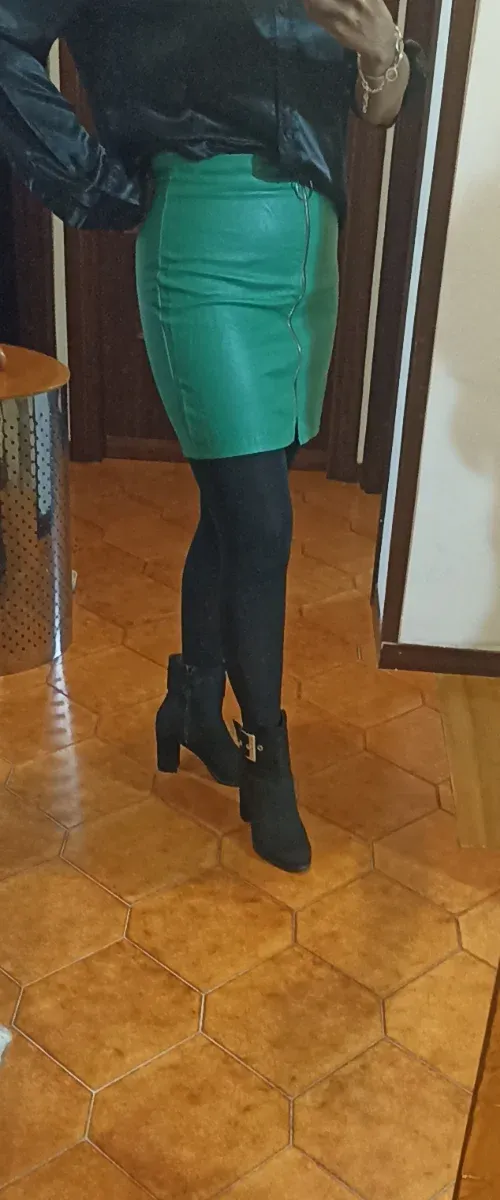 Gonna similpelle verde con zip