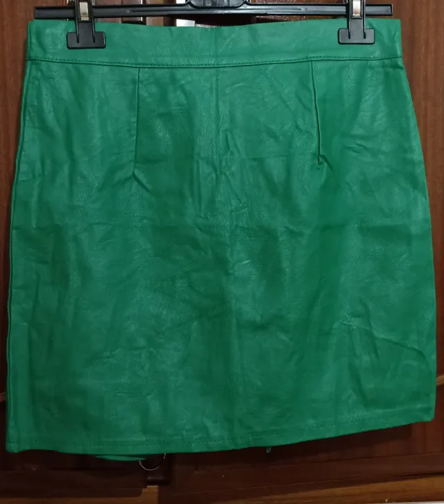 Gonna similpelle verde con zip