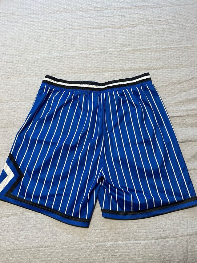 Pantalón Corto Orlando Rayas Blancas