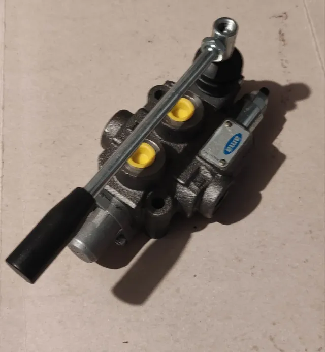 Distributore idraulico AMA