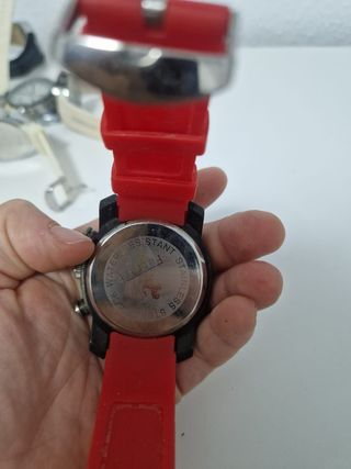 Orologio rosso Ferrari