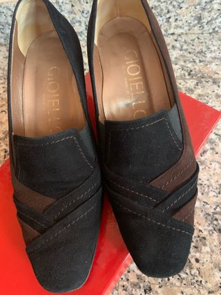 Scarpe Gioiello camoscio tacco medio n.37,5