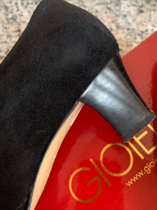 Scarpe Gioiello camoscio tacco medio n.37,5