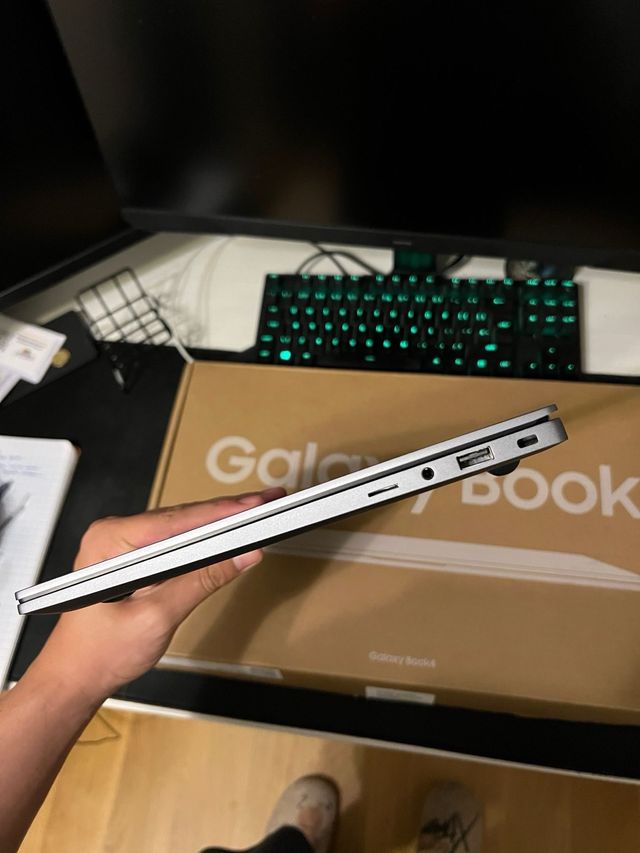 Portátil Samsung Galaxy Book 4 Plata
