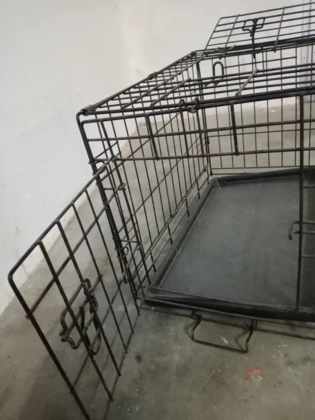 Transportín metálico plegable para mascotas. Jaula