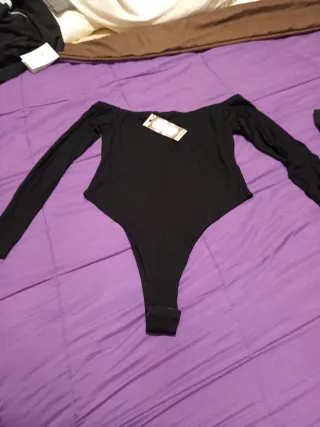 Body negro escotado manga larga talla 10