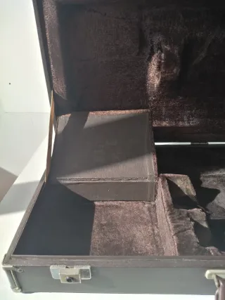 Maletín antiguo instrumento viento