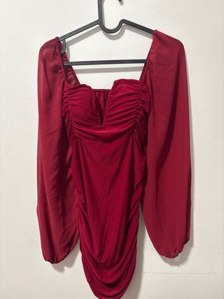 Vestido rojo escote corazón manga larga