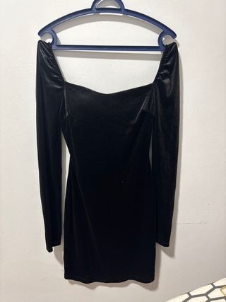 Vestido fiesta terciopelo negro manga larga