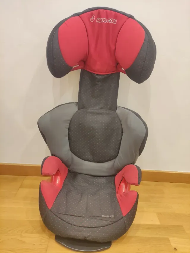 Silla coche Maxi-Cosi gris y rojo
