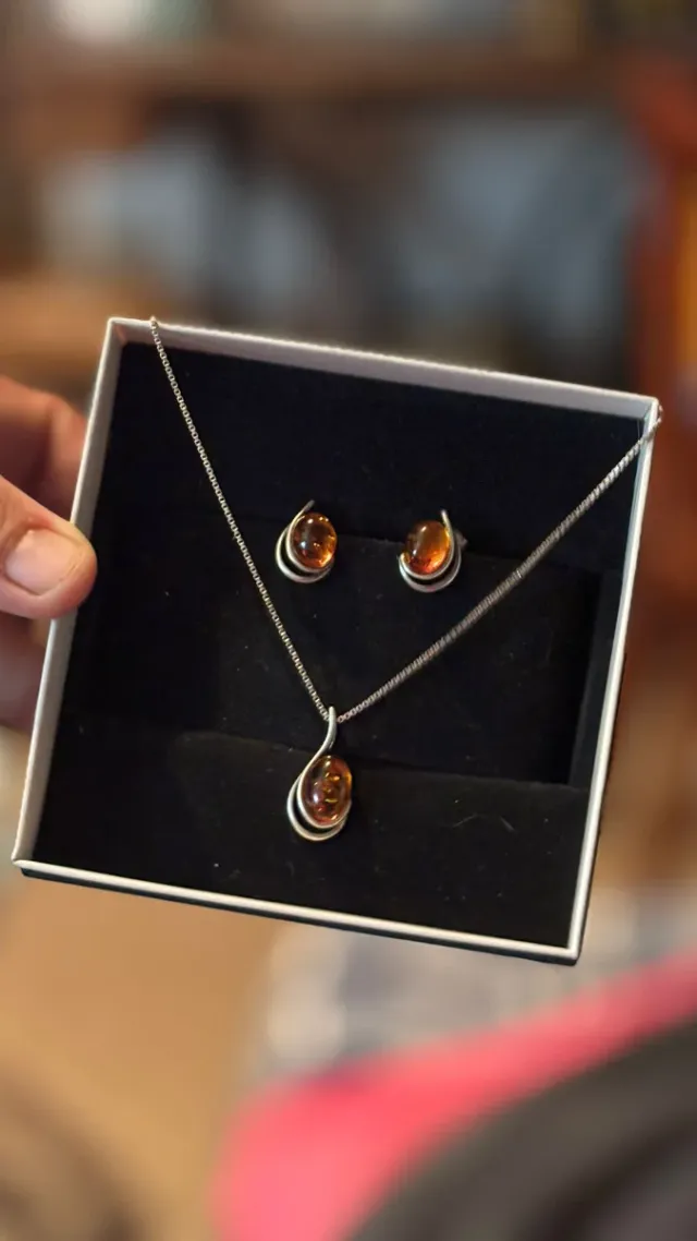 Conjunto Plata 925 y Ámbar Colgante y Pendientes