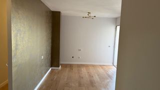 3 habitaciones, salón, 2 baños cocina calefacción