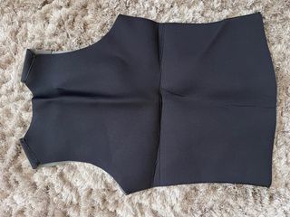 Chaleco de neopreno negro