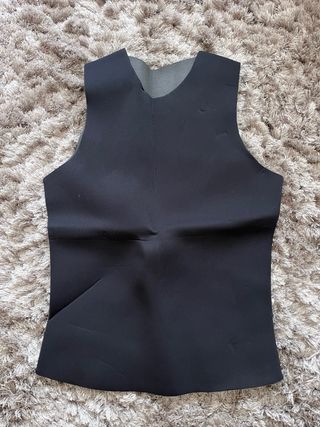 Chaleco de neopreno negro