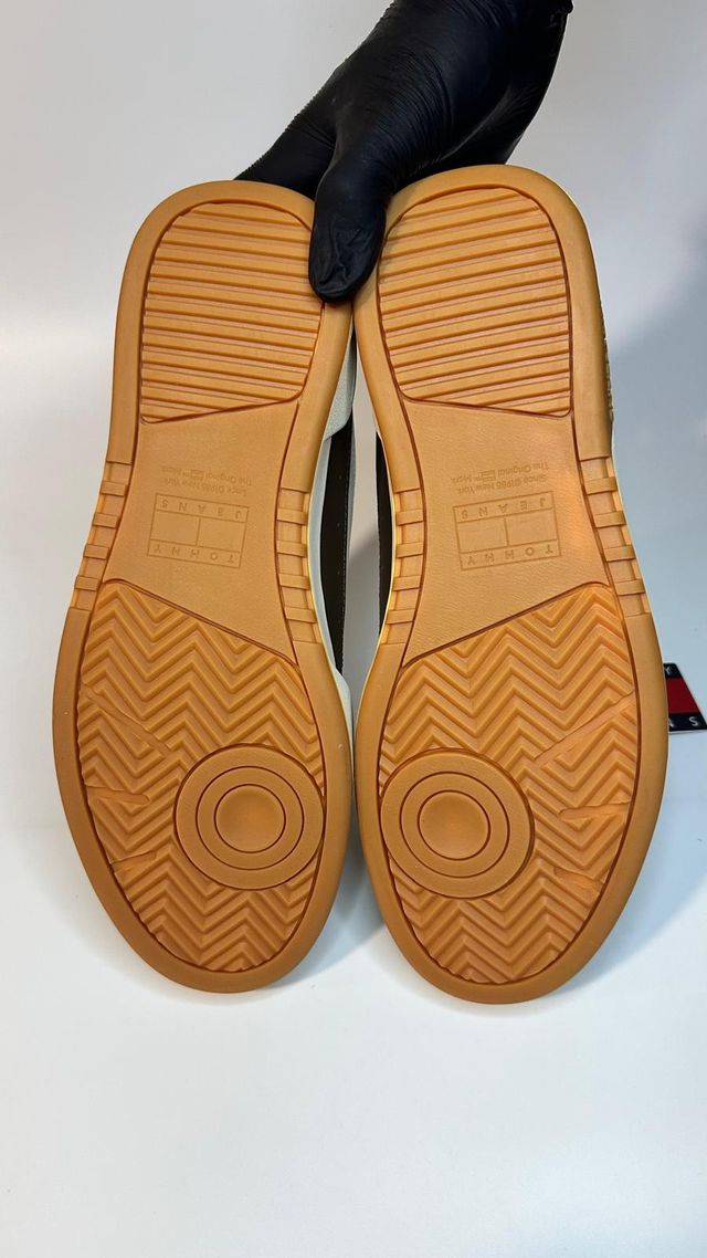 Tommy Jeans White/Brown - Size 43