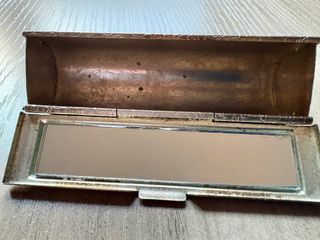 Estuche de pintalabios de filigrana con espejo