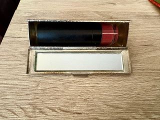 Estuche de pintalabios de filigrana con espejo