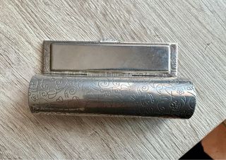 Estuche de pintalabios de filigrana con espejo