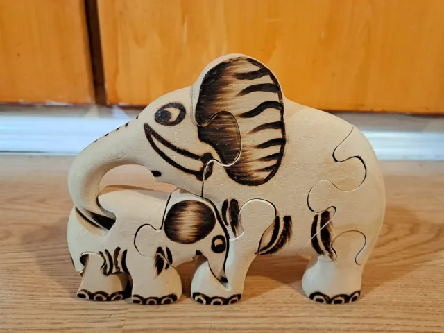 Escultura de madera elefantes