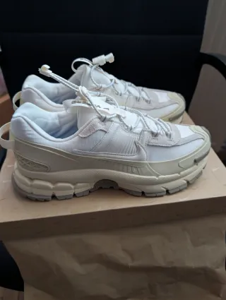Nike Vomero Roam Beige