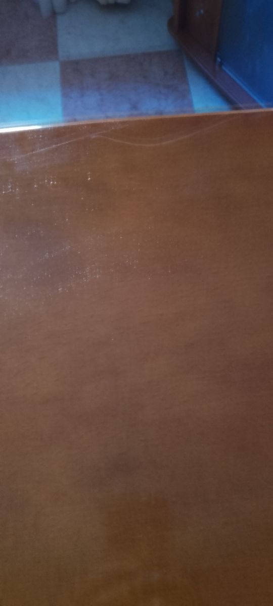 Mesa de salón comedor. 