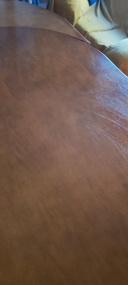 Mesa de salón comedor. 