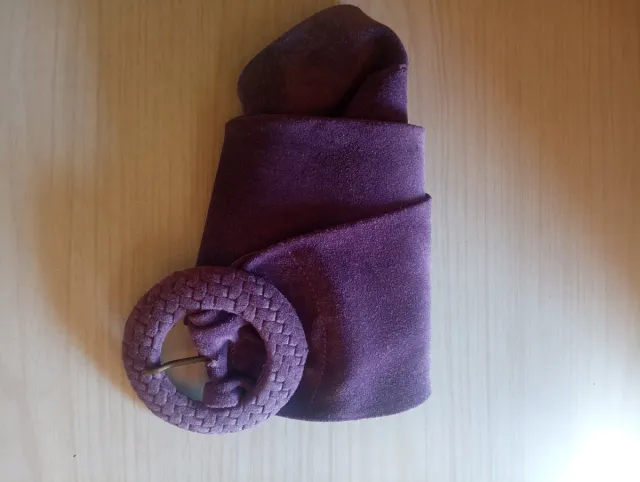Cinturón de ante morado