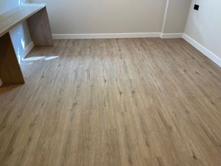 Montador de tarima y rodapié