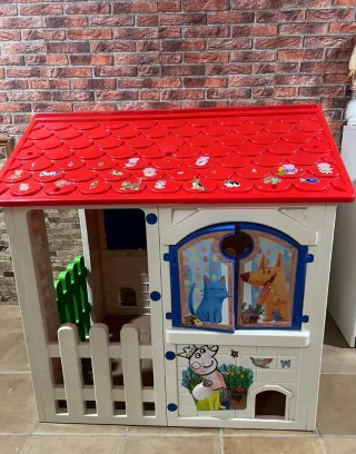 Casa de juegos infantil con poco uso