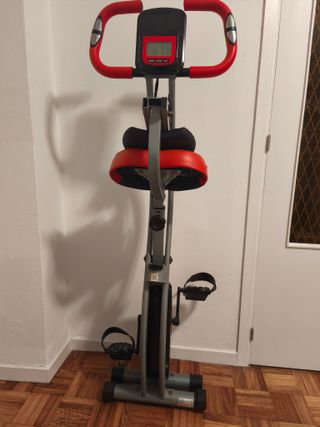 Cyclette rossa e nera