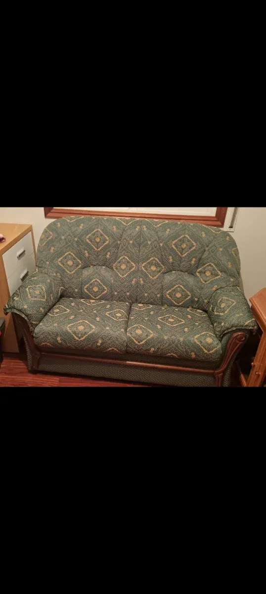 Sofá de 2 plazas tela verde y amarillo