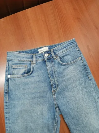 Pantalón vaquero Zara mujer flare