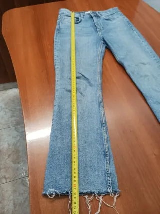 Pantalón vaquero Zara mujer flare