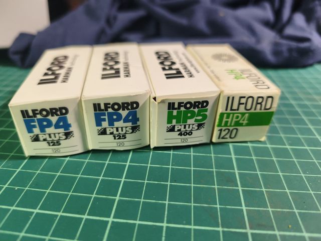 Lote 4 carretes Ilford FP4 Plus 125 HP5 Plus 400