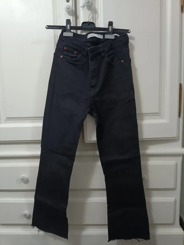 Vaqueros negros Bershka