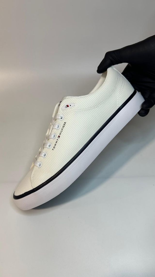 Tommy Hilfiger Core White - Size 43