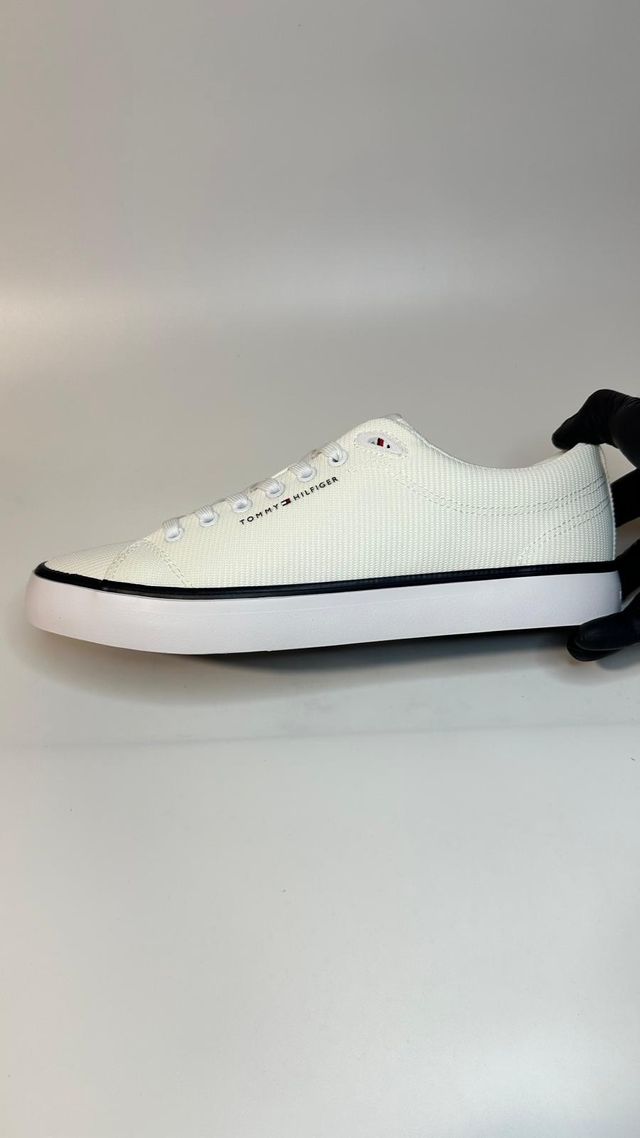 Tommy Hilfiger Core White - Size 43