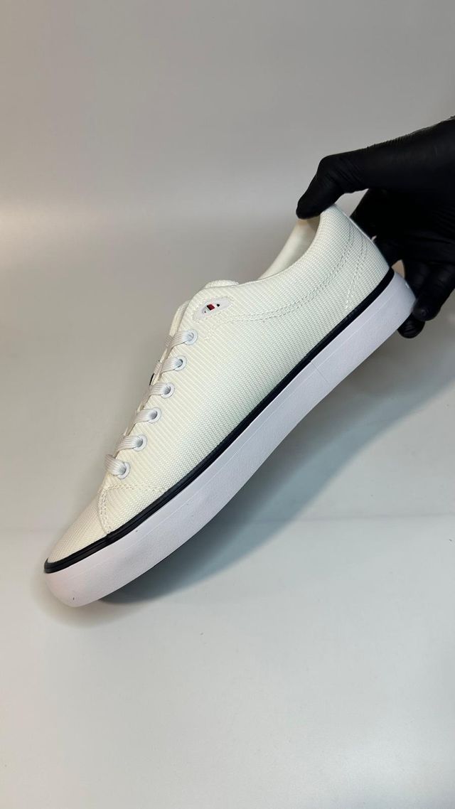 Tommy Hilfiger Core White - Size 43