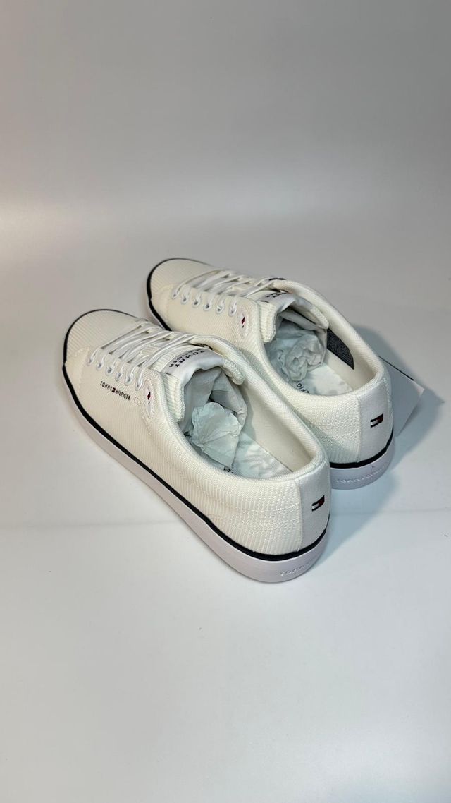 Tommy Hilfiger Core White - Size 43