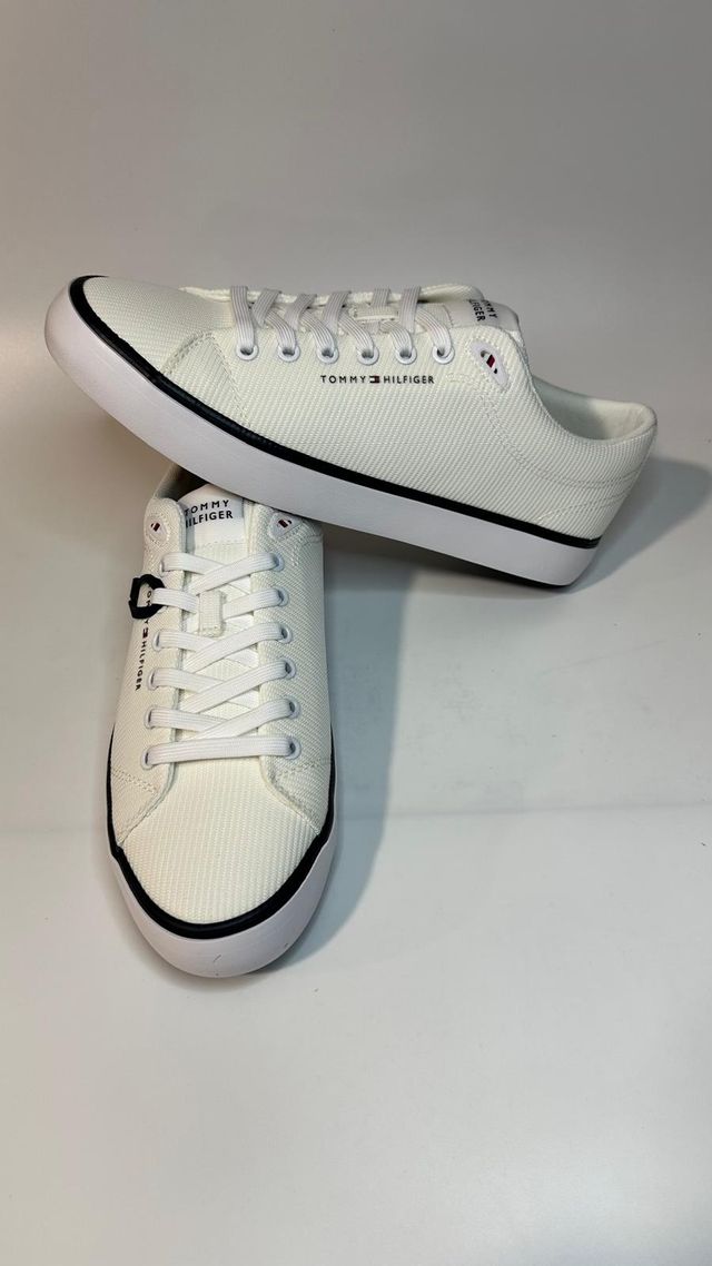 Tommy Hilfiger Core White - Size 43