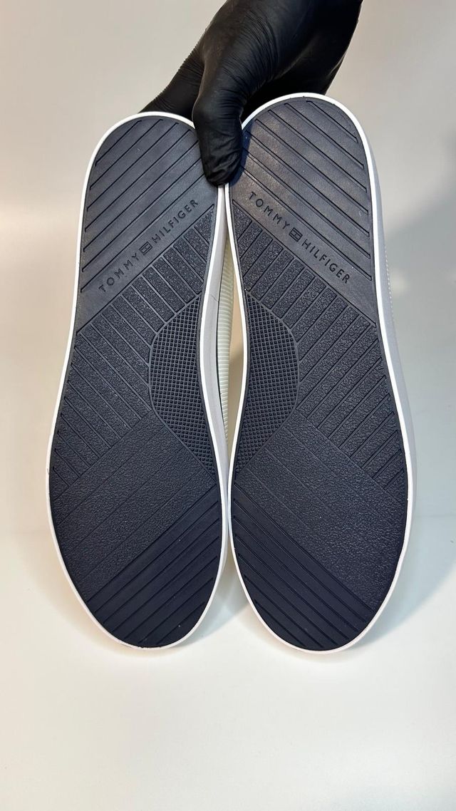 Tommy Hilfiger Core White - Size 43