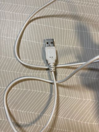 Lampada LED da tavolo con clip e cavo USB bianca