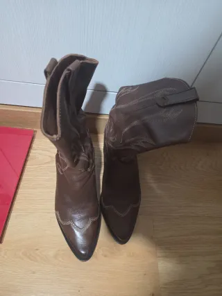 Botas cowboy Bershka marrones