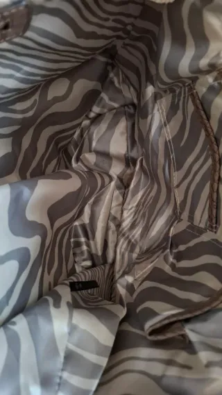 Bolso Guess Piel Serpiente Marrón Rosa Blanco