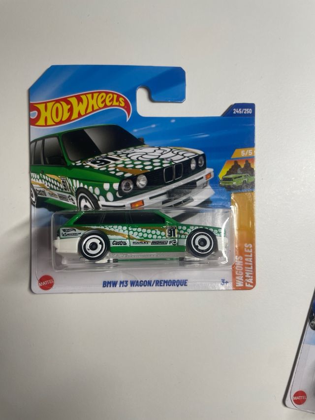 Hot Wheels BMW M3 Wagon e BMW 2002.