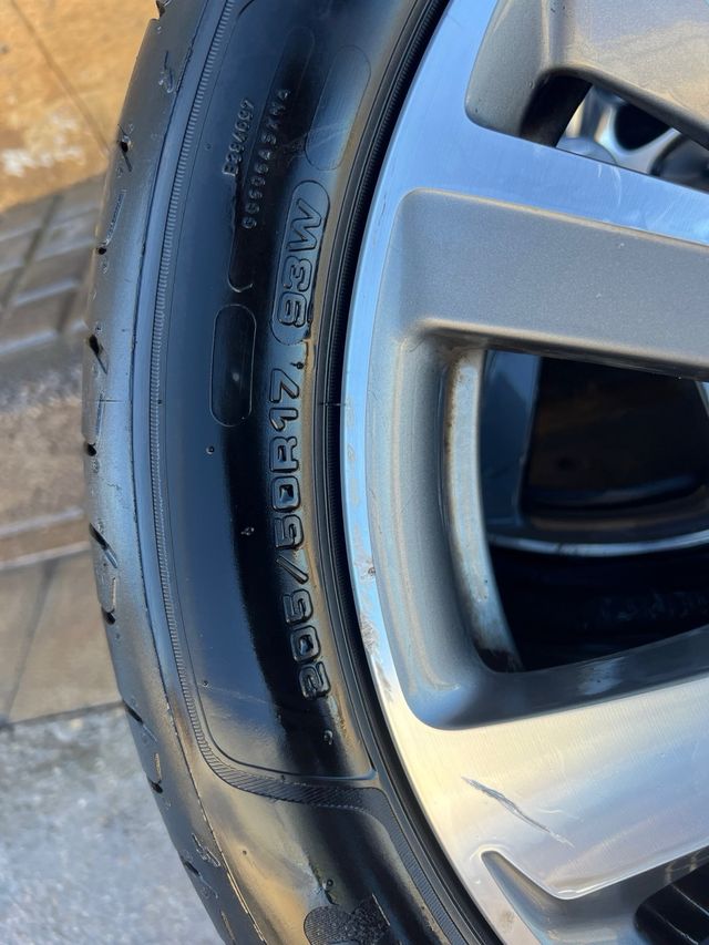 vendo Llantas y neumáticos Peugeot