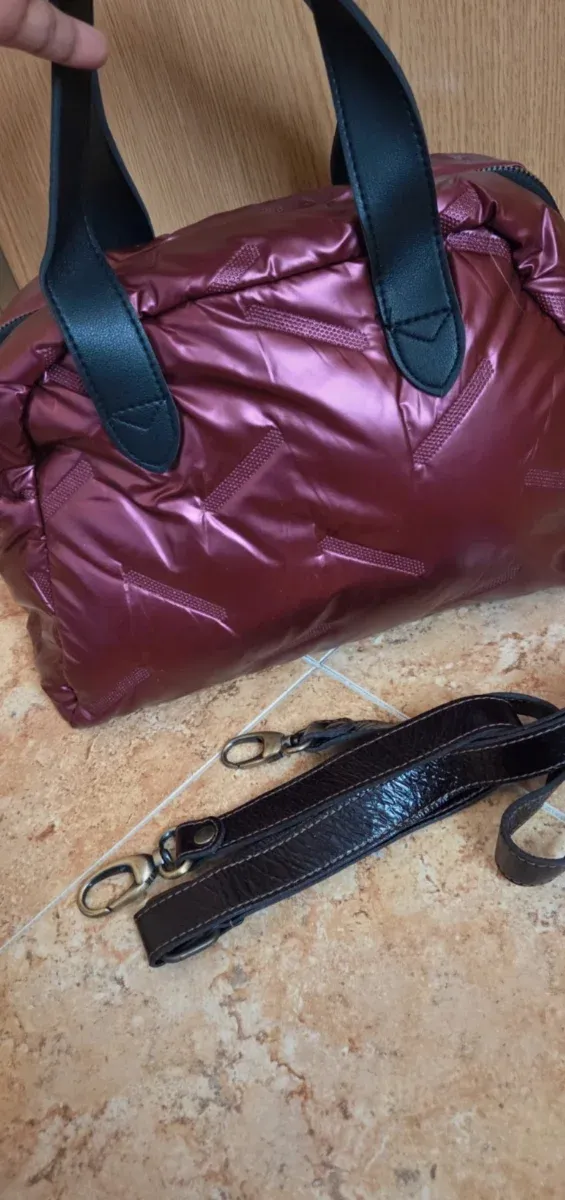 Bolso de hombro brillante