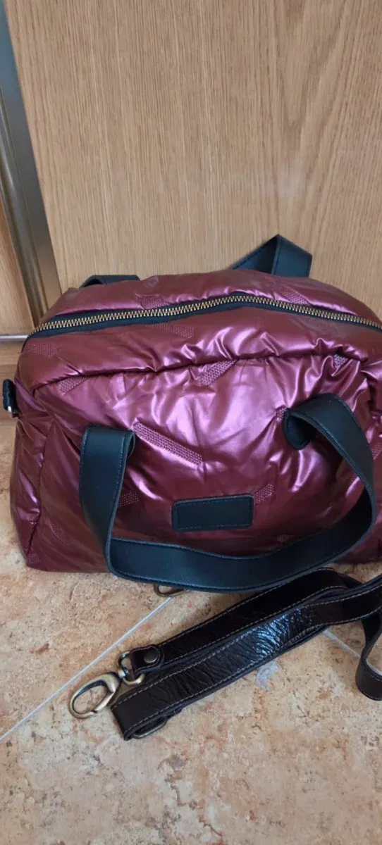 Bolso de hombro brillante