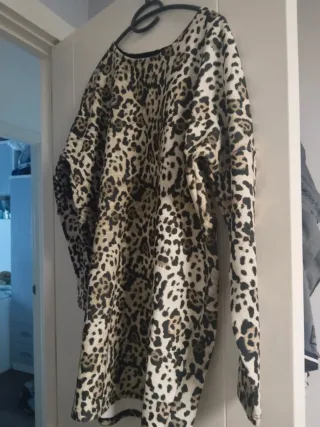 Vestido midi Zara estampado leopardo